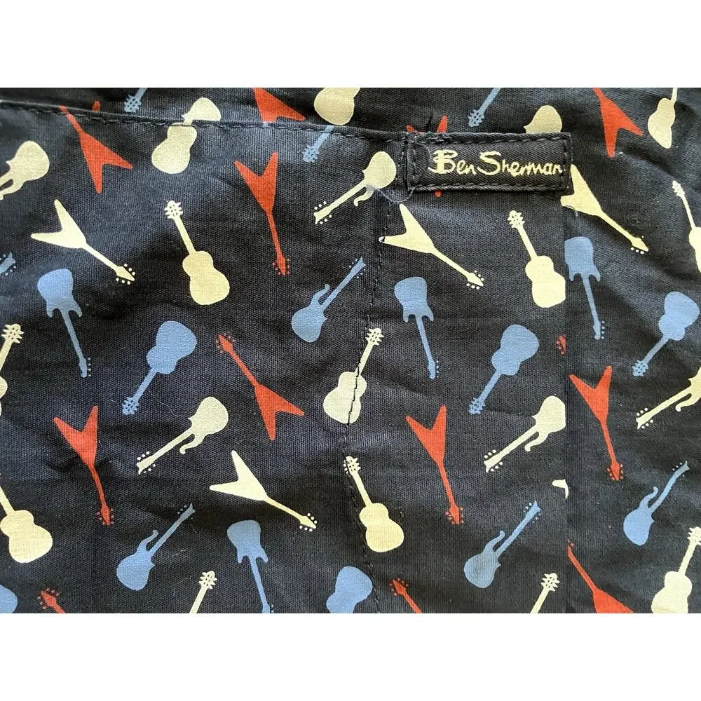 Ben Sherman Men’s Lg Navy Blue Guitar Print S/S Button Up Shirt Stretch Fit EUC
